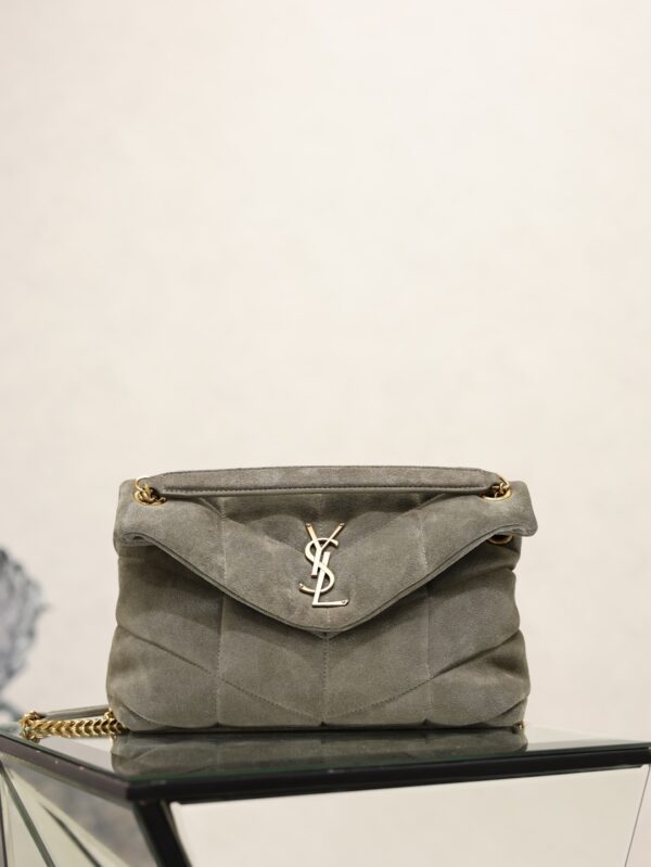 sy_no_50AC424A93EE8E20CF652BA7CFAB8D2C_0 YSL Loulou 29cm Shoulder Bag – Gray Suede