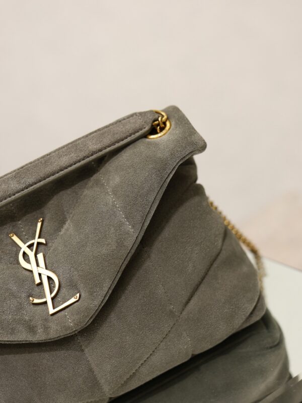 sy_no_50AC424A93EE8E20CF652BA7CFAB8D2C_2 YSL Loulou 29cm Shoulder Bag – Gray Suede