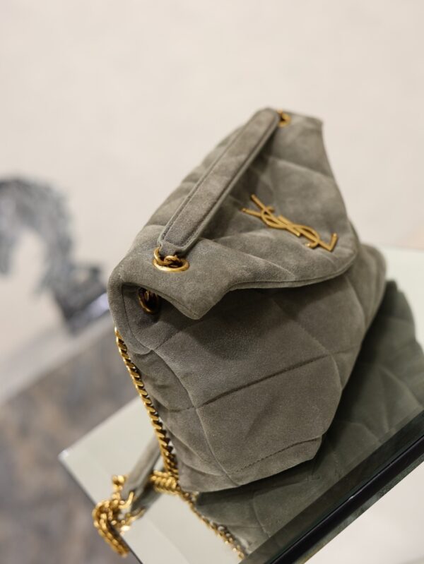 sy_no_50AC424A93EE8E20CF652BA7CFAB8D2C_3 YSL Loulou 29cm Shoulder Bag – Gray Suede