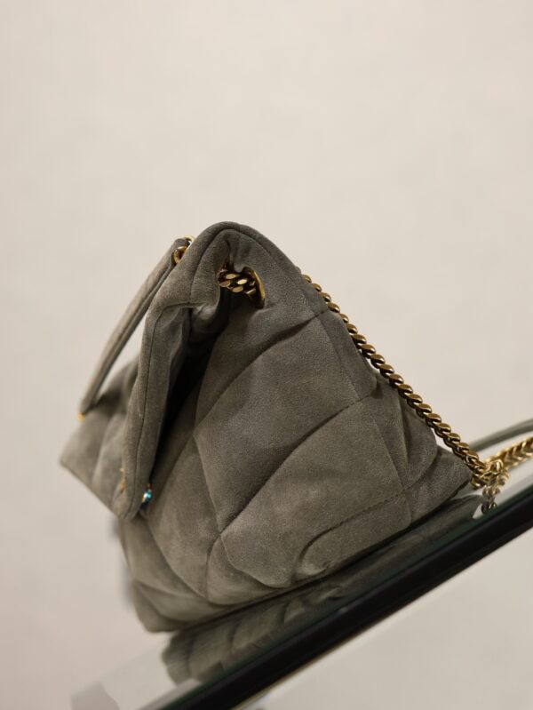 sy_no_50AC424A93EE8E20CF652BA7CFAB8D2C_4 YSL Loulou 29cm Shoulder Bag – Gray Suede