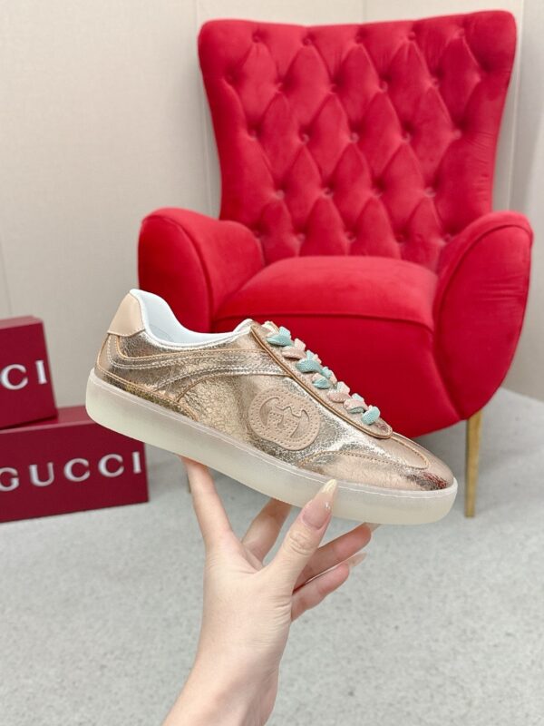 sy_no_510EC9A1B3CCBDF404F85613D2A806C2_3 Gucci B Sneaker Metallic Rose Gold Leather – Rose Gold / Champagne Pink