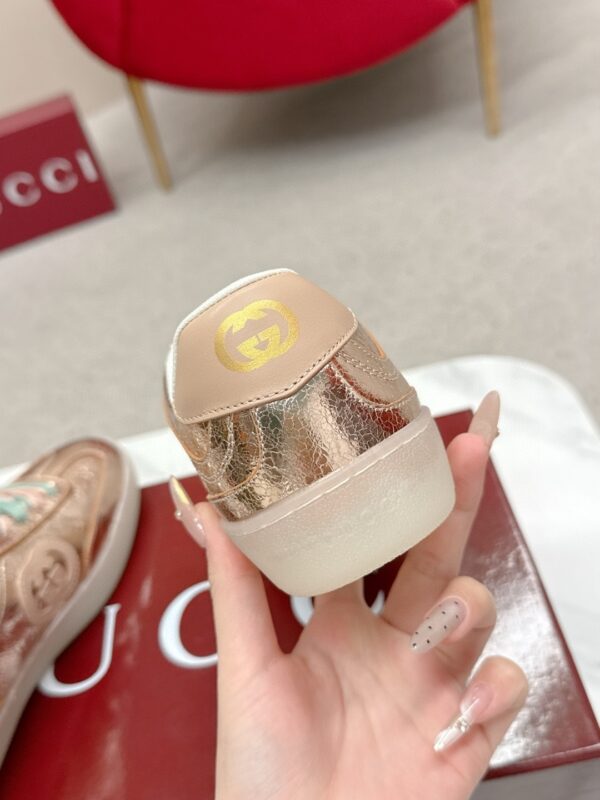 sy_no_510EC9A1B3CCBDF404F85613D2A806C2_7 Gucci B Sneaker Metallic Rose Gold Leather – Rose Gold / Champagne Pink