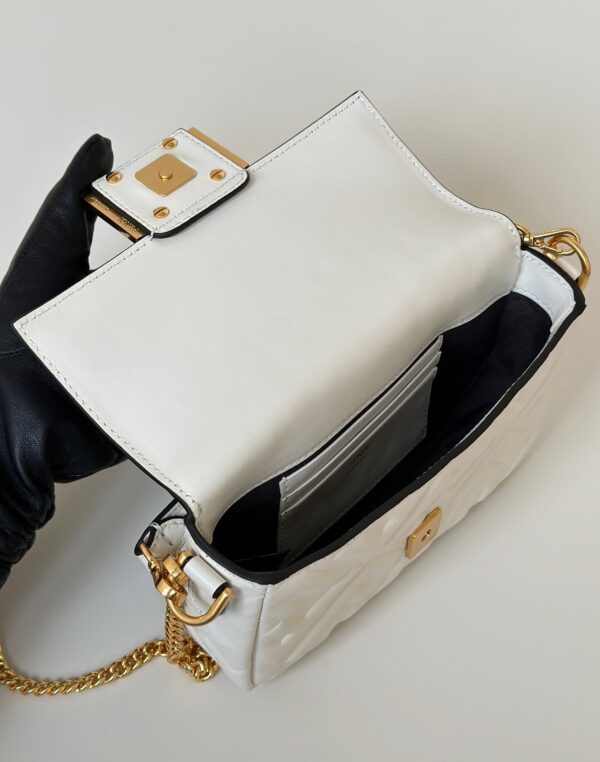Fendi Baguette Handbag – White Lambskin