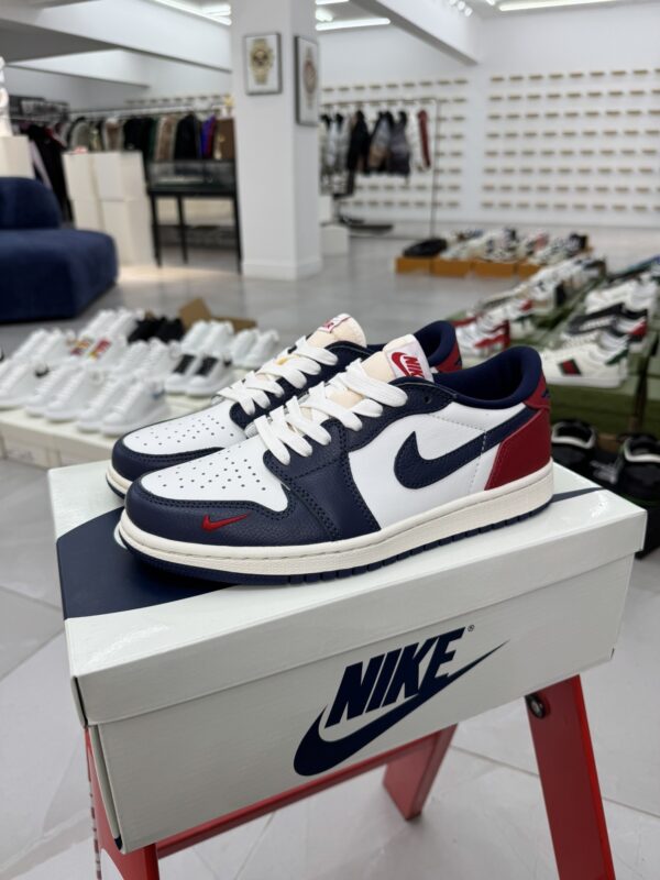 sy_no_5385B25937D9B49E995FADF50863B9C1_0 USA / Olympic-Inspired Low-Top Retro Sneakers