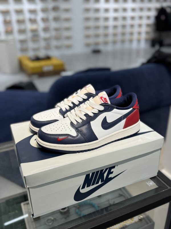 sy_no_5385B25937D9B49E995FADF50863B9C1_2 USA / Olympic-Inspired Low-Top Retro Sneakers