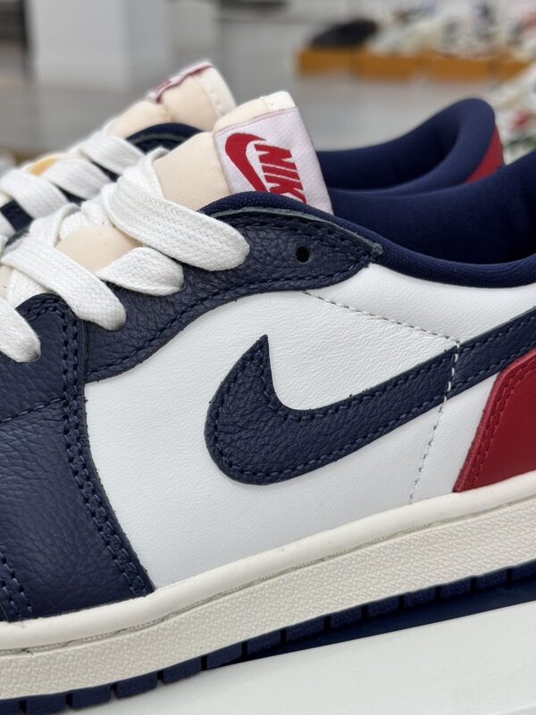 sy_no_5385B25937D9B49E995FADF50863B9C1_5 USA / Olympic-Inspired Low-Top Retro Sneakers