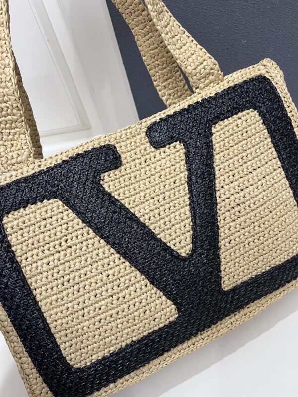 sy_no_54D2206917EA156046B7ADB406749DAF_3 Valentino Garavani VIVA Superstar Medium Raffia Tote