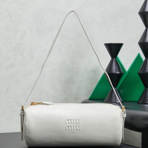 sy_no_5810E0FC5FE664740E9BDDFD2EF81E25_0 White Leather Cylindrical Underarm Shoulder Bag