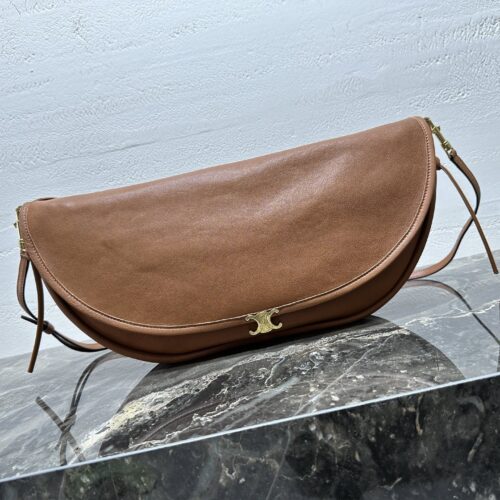 sy_no_58A59E057D5B7B5A6FDC965D612BE0E6_0 Celine Soft Triomphe Halfmoon Bag