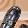 sy_no_593D70F1753CCB0A840EBDA5DEEF9699_5 Black Glossy Leather Lug-Sole Loafers