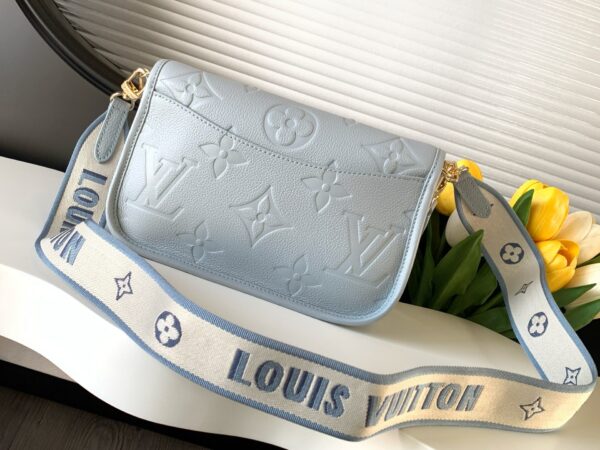 sy_no_598B413FDC685D5A4F49770F8C393489_2 Louis Vuitton Signature Monogram Empreinte Embossed Leather