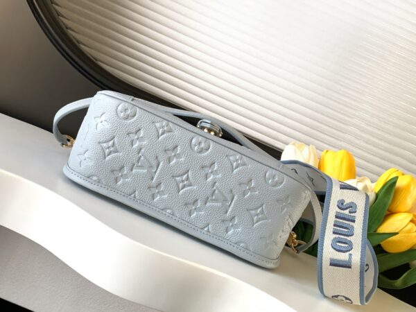 sy_no_598B413FDC685D5A4F49770F8C393489_3 Louis Vuitton Signature Monogram Empreinte Embossed Leather