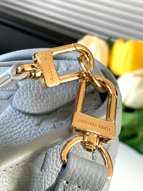 sy_no_598B413FDC685D5A4F49770F8C393489_5 Louis Vuitton Signature Monogram Empreinte Embossed Leather