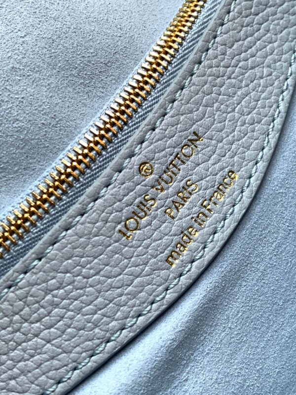 sy_no_598B413FDC685D5A4F49770F8C393489_8 Louis Vuitton Signature Monogram Empreinte Embossed Leather