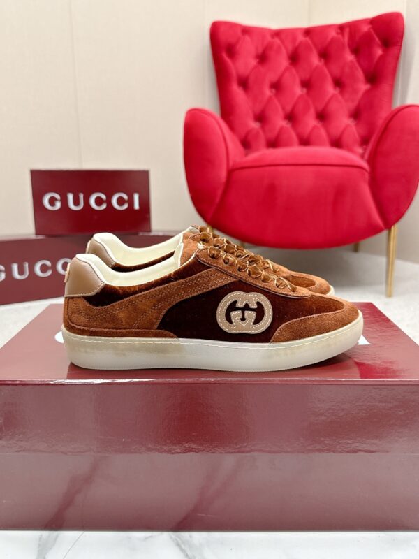 sy_no_5A96F1B76C963F3B25870DB3C7B21D98_0 Gucci B Sneaker in Brown Velvet & Suede
