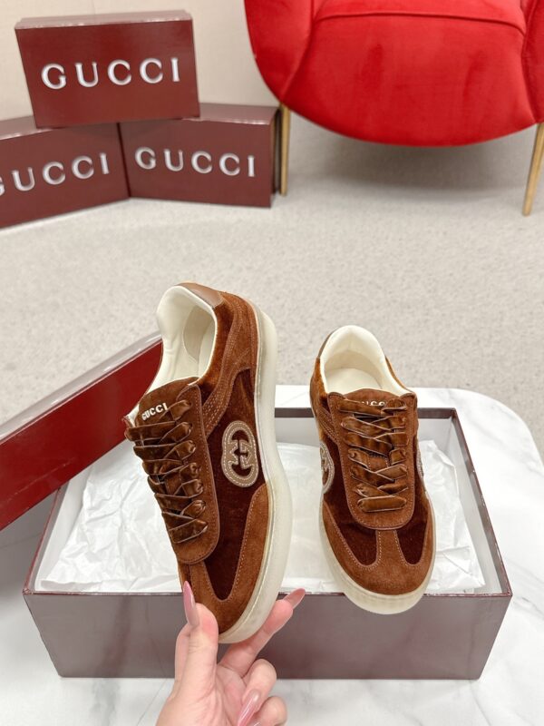 sy_no_5A96F1B76C963F3B25870DB3C7B21D98_2 Gucci B Sneaker in Brown Velvet & Suede