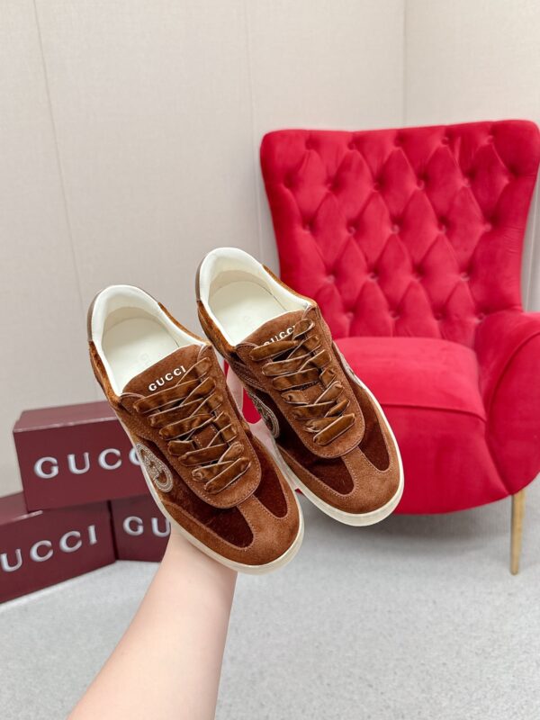 sy_no_5A96F1B76C963F3B25870DB3C7B21D98_4 Gucci B Sneaker in Brown Velvet & Suede