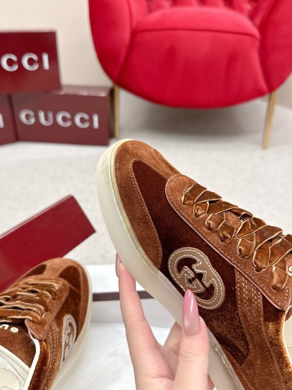 sy_no_5A96F1B76C963F3B25870DB3C7B21D98_8 Gucci B Sneaker in Brown Velvet & Suede