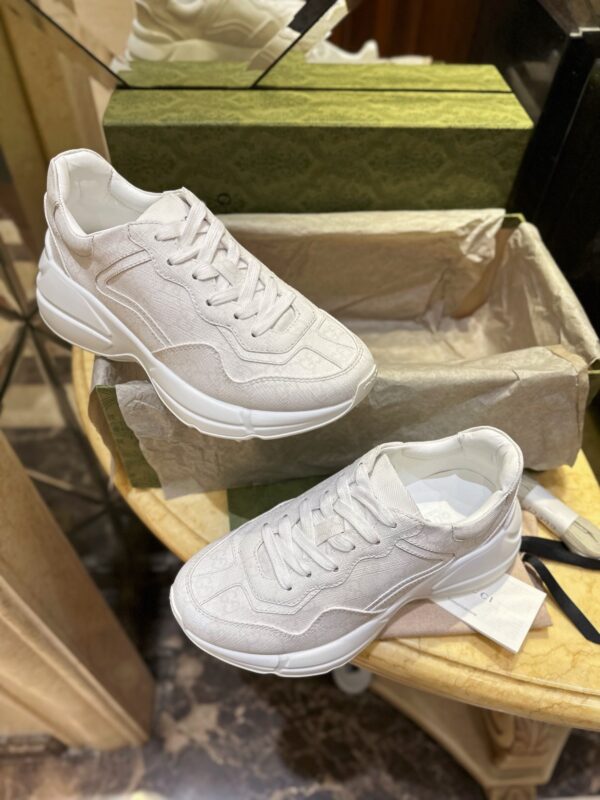 sy_no_5AD0BB3447C8B6C8F2C4B61FEFB1AF51_0 Off-White & Beige GG Canvas Chunky Sneakers