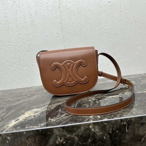 sy_no_5AFEA24D18A66B7E9875BBCE9CAA17AE_0 Folco Cuir Triomphe Smooth Calfskin Leather Handbag