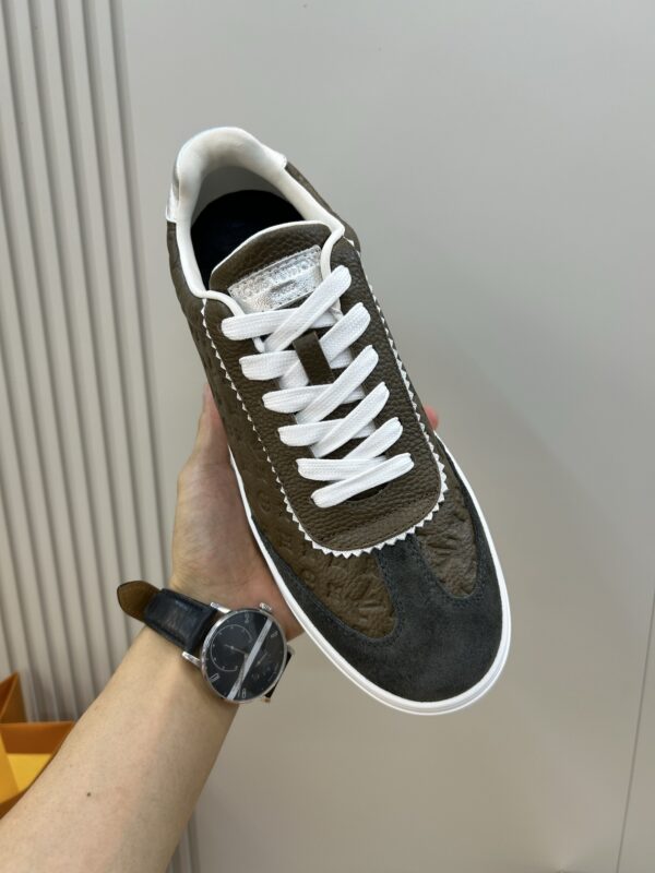 sy_no_5B53D22B8E49C4F658056C957EC97118_5 Olive Green Embossed Suede Derby Sneakers