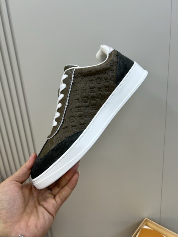 sy_no_5B53D22B8E49C4F658056C957EC97118_8 Olive Green Embossed Suede Derby Sneakers