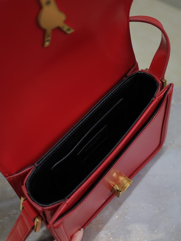 sy_no_5BC828F7C0A0CCD61C7E5D7C6404A985_8 Solferino Box 19cm Bag – Bright Red