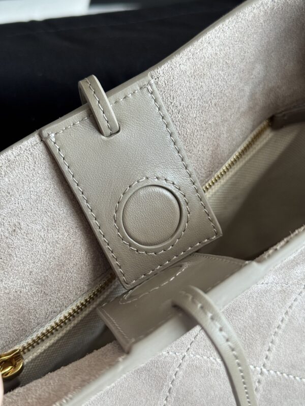 sy_no_5C6935761BE8999913784C4475DFF86B_7 Taupe Suede Quilted Drawstring Bucket Bag