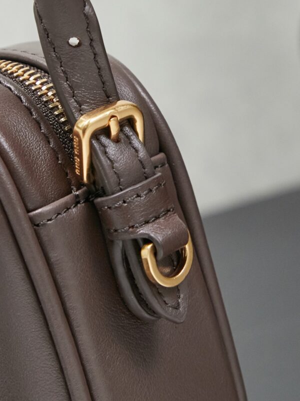 sy_no_5CAF149B80D52DEB1F11C2DA26AC0EFC_6 Chocolate Brown Smooth Leather Rectangular Underarm Camera Bag