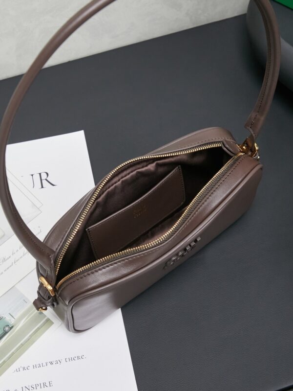 sy_no_5CAF149B80D52DEB1F11C2DA26AC0EFC_7 Chocolate Brown Smooth Leather Rectangular Underarm Camera Bag