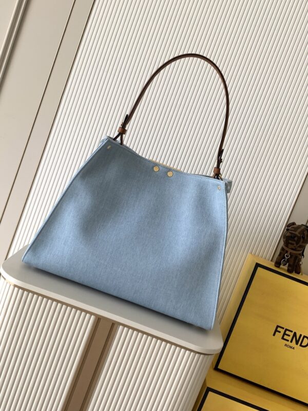 sy_no_60C2CCBDC1A2D696CF1E2629071CF059_1 Fendi Peekaboo ISeeU Large Bag – Light Blue Denim