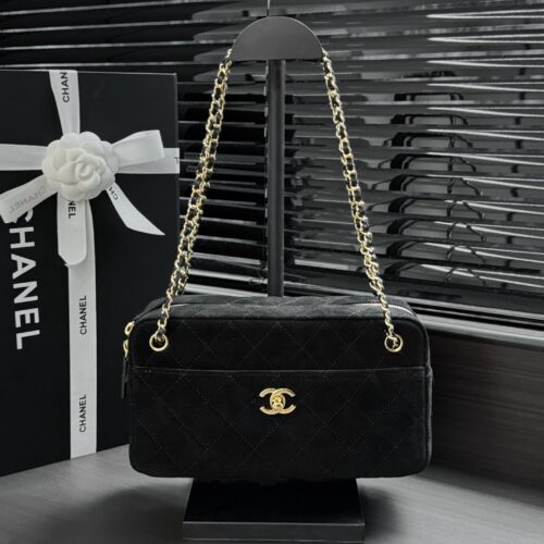 sy_no_61D6B0559D03D17C5C03E07287BA7B4A_0 CHANEL Women's Maxi Camera Bag (26A) – Double-C Chain Bowling Bag / Shoulder & Underarm Bag / Briefcase Style