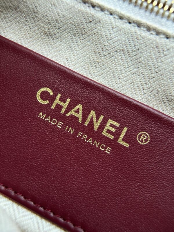 CHANEL Women's Maxi Camera Bag (26A) – Double-C Chain Bowling Bag / Shoulder & Underarm Bag / Briefcase Style