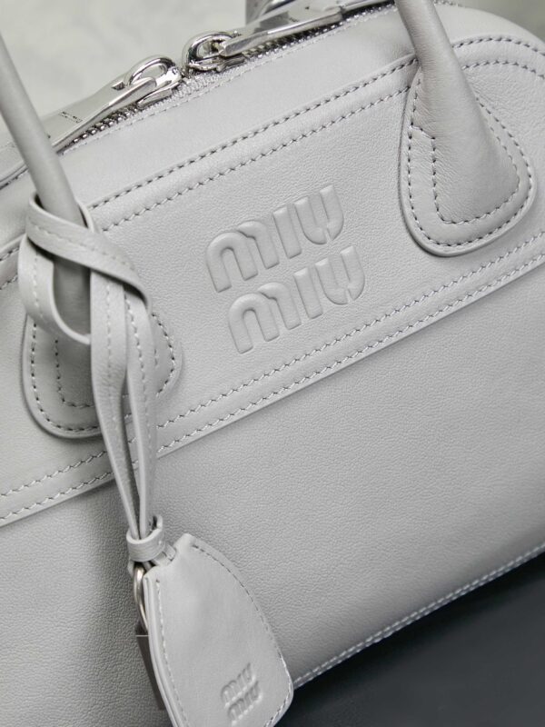Miu Miu Vivant Medium Lambskin Crossbody/Shoulder/Handbag