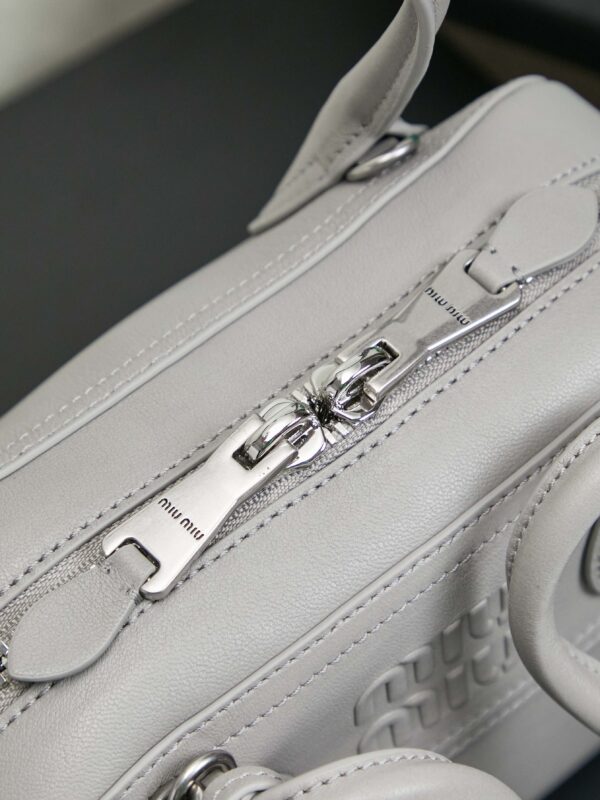 Miu Miu Vivant Medium Lambskin Crossbody/Shoulder/Handbag
