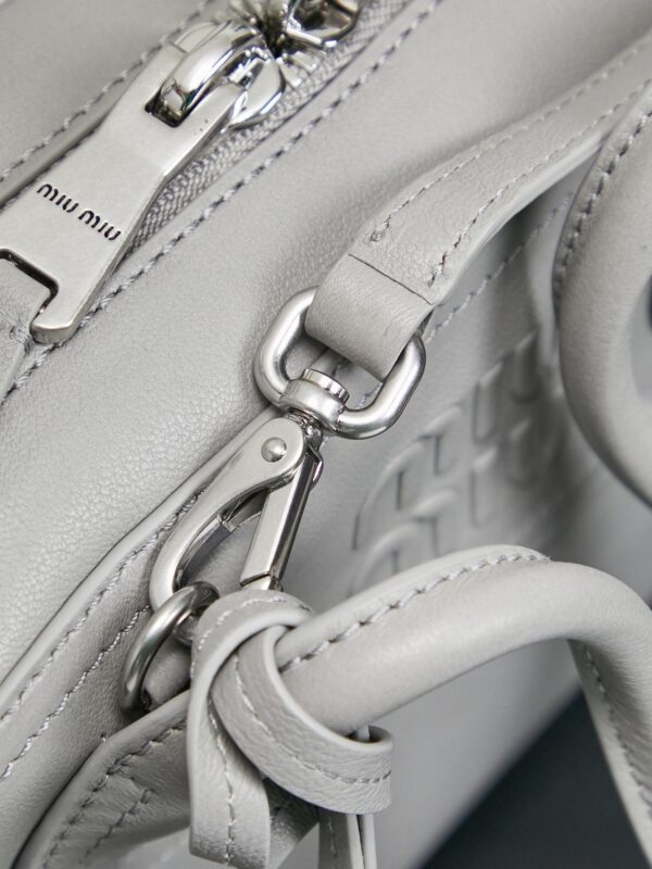 Miu Miu Vivant Medium Lambskin Crossbody/Shoulder/Handbag