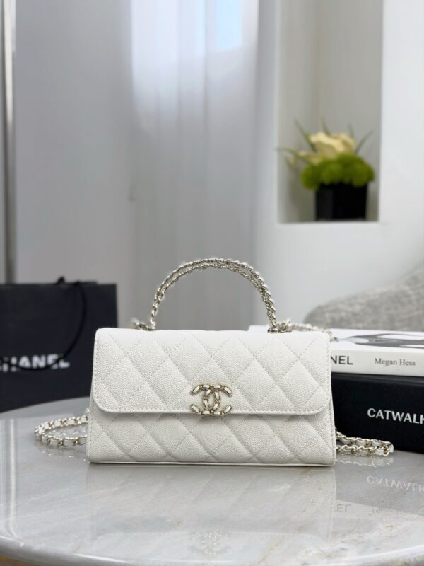 sy_no_6411F5BD911C6915B6A7FADF856EC0D0_0 White Lizard-Embossed East-West Top-Handle Bag