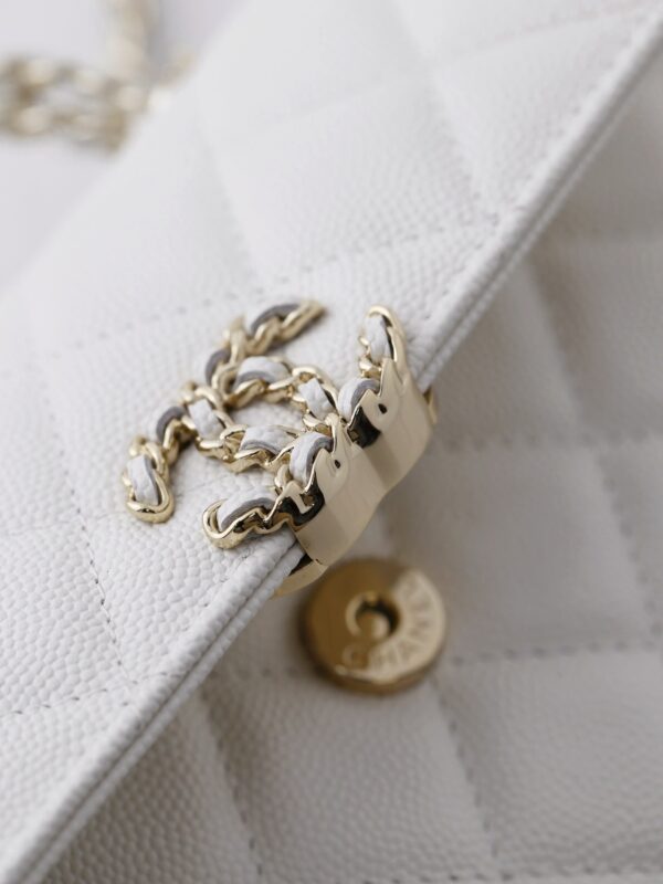 sy_no_6411F5BD911C6915B6A7FADF856EC0D0_2 White Lizard-Embossed East-West Top-Handle Bag