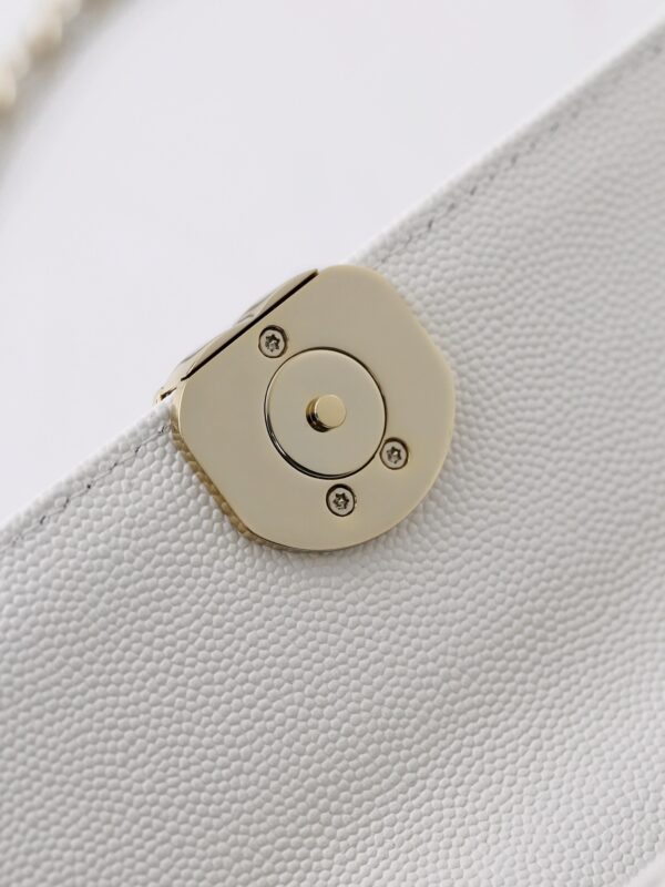 sy_no_6411F5BD911C6915B6A7FADF856EC0D0_3 White Lizard-Embossed East-West Top-Handle Bag