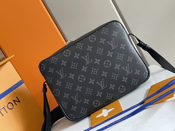 sy_no_6441BBE65D8F52C5945E9432891112AC_2 Outdoor Messenger Bag – Taïga Leather & Monogram Eclipse Canvas