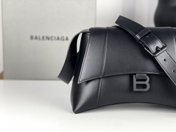 sy_no_647E7383214C1835FC0EC716F165E43F_2 Balenciaga Hourglass Top Handle Bag