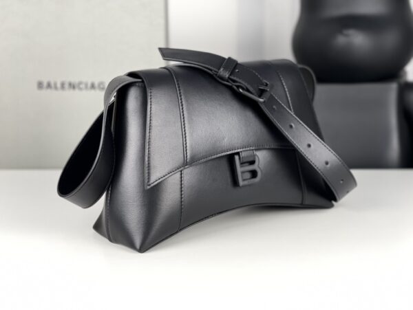 sy_no_647E7383214C1835FC0EC716F165E43F_4 Balenciaga Hourglass Top Handle Bag