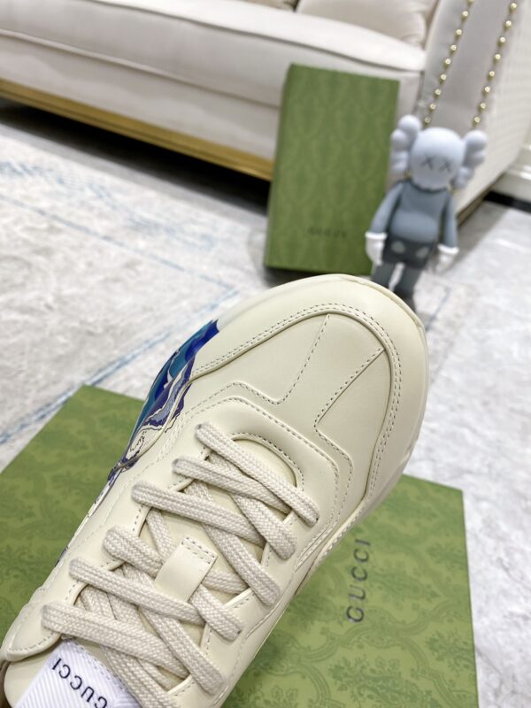 sy_no_64EE0CCBBA4ACEC7EB59A18A526629AB_7 Gucci Rhyton Ivory Leather Wave Print Chunky Sneakers