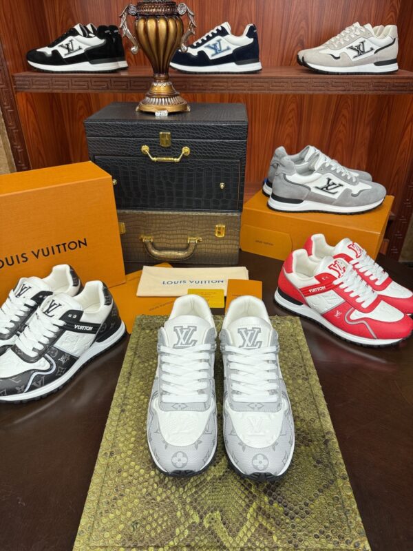 sy_no_657D15D9A8BB94D0801C0111CA2FCDC9_0 Louis Vuitton Run Away Sneakers in Grey & White