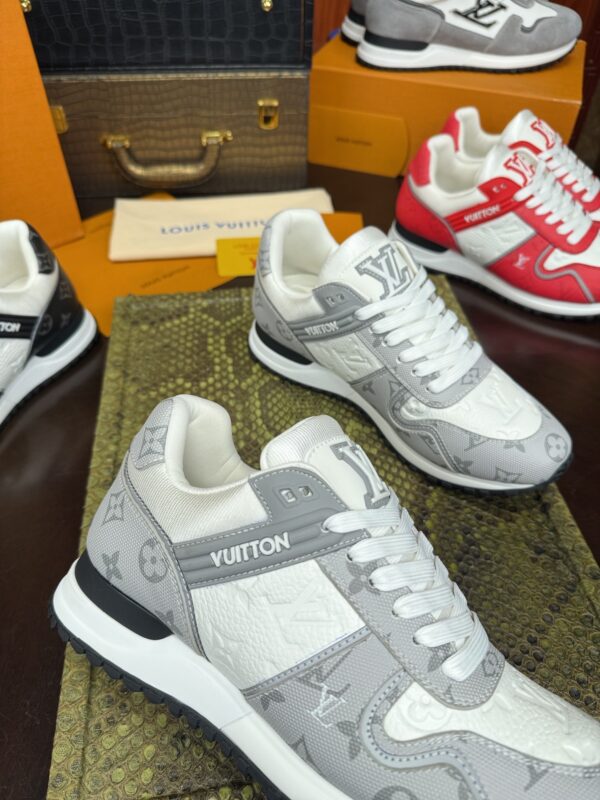 sy_no_657D15D9A8BB94D0801C0111CA2FCDC9_3 Louis Vuitton Run Away Sneakers in Grey & White