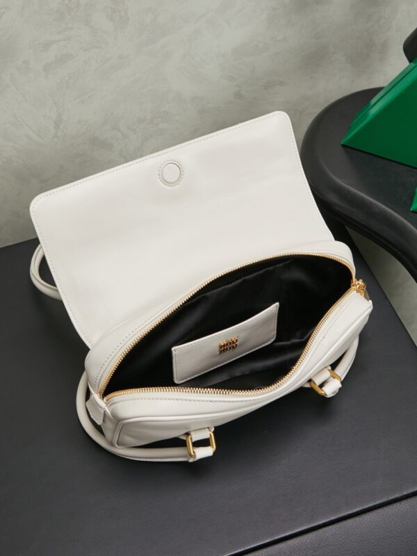 sy_no_6939EF5C8C04891D52D13A499B7FB0F4_7 Arcadia-Inspired Slim Bowling Shoulder Bag