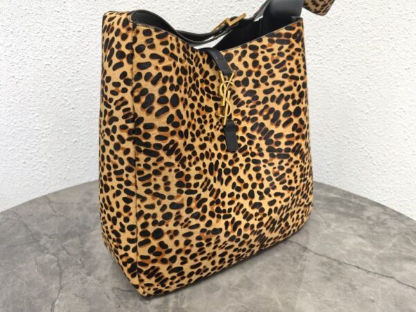 sy_no_694D0FB2647560F17750E7A8DBBA1927_1 YSL Le 5 À 7 Large Hobo Bag – Leopard Print