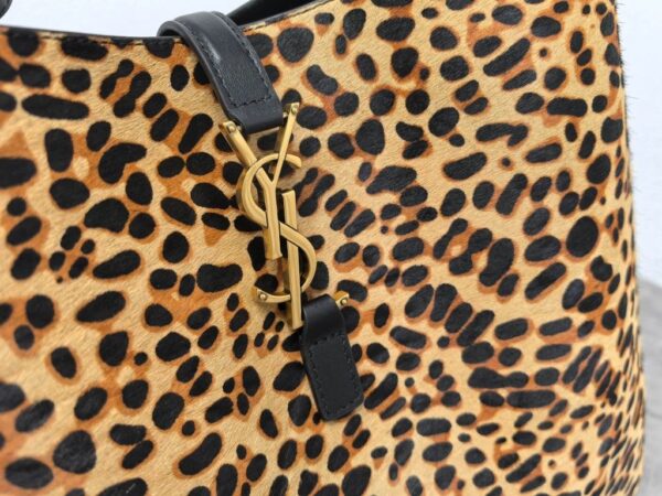sy_no_694D0FB2647560F17750E7A8DBBA1927_3 YSL Le 5 À 7 Large Hobo Bag – Leopard Print