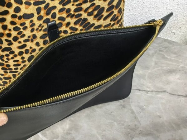 sy_no_694D0FB2647560F17750E7A8DBBA1927_7 YSL Le 5 À 7 Large Hobo Bag – Leopard Print