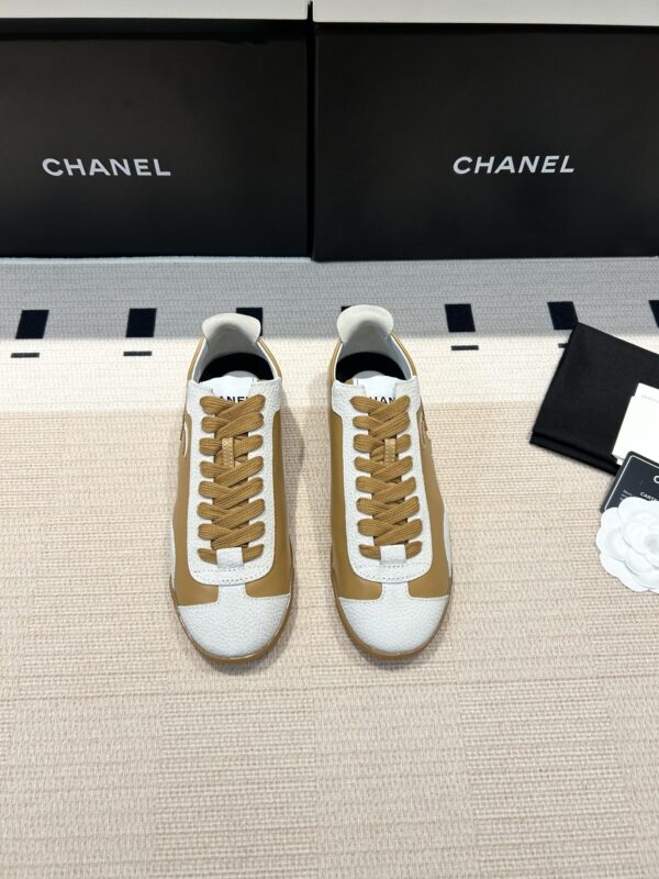 sy_no_69895F89F87CEEA9F8B054BA5F7402A7_0 Chanel Low-Top Sneakers in Caramel Brown